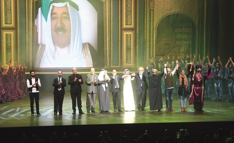 الفنانون المشاركون في أوبريت «قوافل النور» 