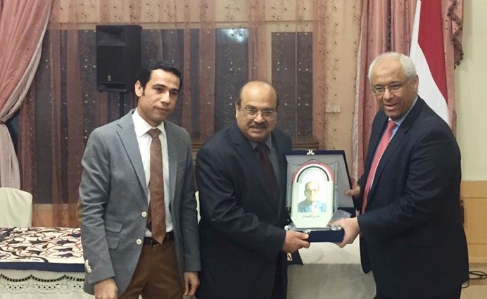 السفارة المصرية تكرم المفكر والفيلسوف د.عادل مصطفى