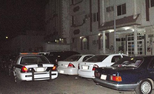 جدة: القبض على وافدين من جنسية عربية بعد ظهورهم في فيديو لحفل مختلط