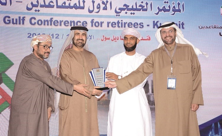 صلاح العبدالجادر يكرم السفير الإماراتي رحمة الزعابي﻿