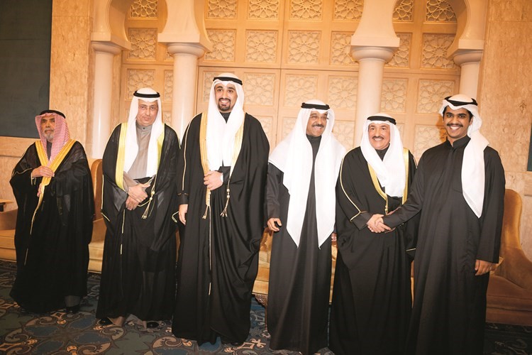 يعقوب الشرهان وولده يوسف الشرهان وعبدالملك العبيد يباركون﻿