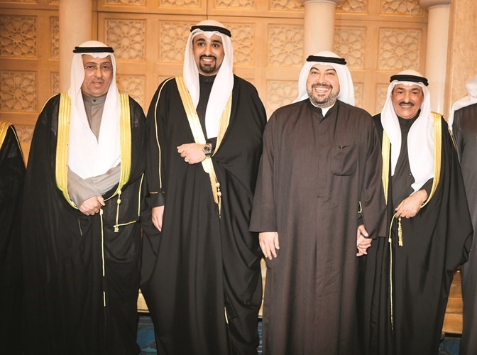 الشيخ طلال الفهد يبارك للمعرس سعود العنبري ووالده عبدالعزيز العنبري ووالد العروس يوسف العبيد﻿
