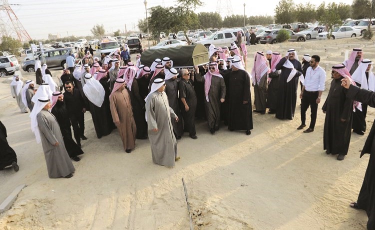 جموع غفيرة شاركت في تشييع جثامين الضحايا﻿