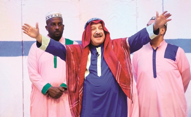 الفنان القدير محمد المنصور في مسرحية عرب تويت ﻿