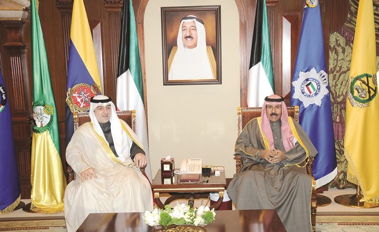 سمو ولي العهد الشيخ نواف الأحمد مستقبلا ياسر أبل﻿
