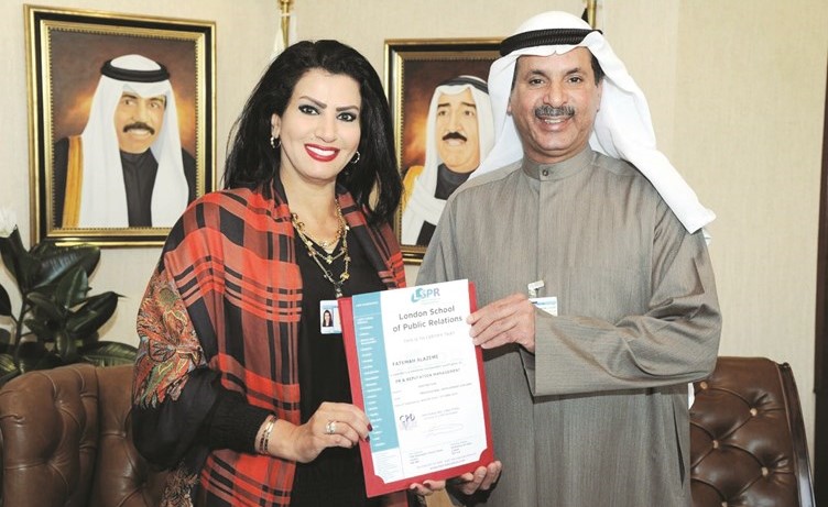  د. أحمد الأثري مع فاطمة العازمي﻿