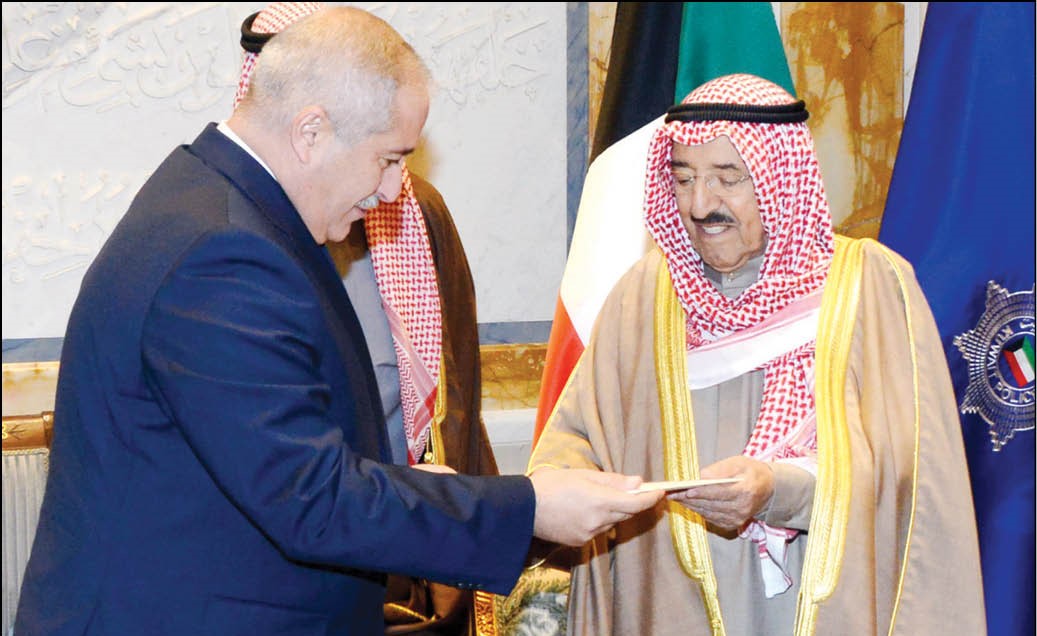 صاحب السمو الأمير الشيخ صباح الأحمد يتسلم رسالة العاهل الأردني الملك عبدالله الثاني من نائب رئيس الوزراء ووزير الخارجية وشؤون المغتربين ناصر جودة