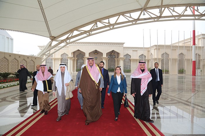 الشيخ صباح الخالد أثناء مغادرته إلى العراق