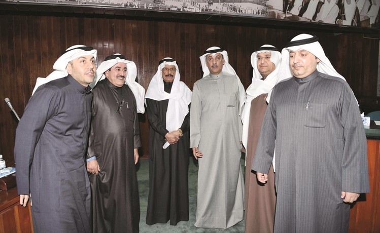 يوسف الغريب ومشعل الجويسري ومهلهل الخالد ومحمد المعجل وأحمد الفضالة وم. علي الموسى	 (ريليش كومار) ﻿