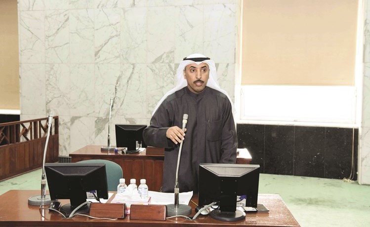د.منصور الخرينج متحدثا﻿