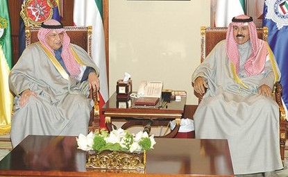 سمو ولي العهد الشيخ نواف الأحمد مستقبلا الشيخ خالد الجراح﻿