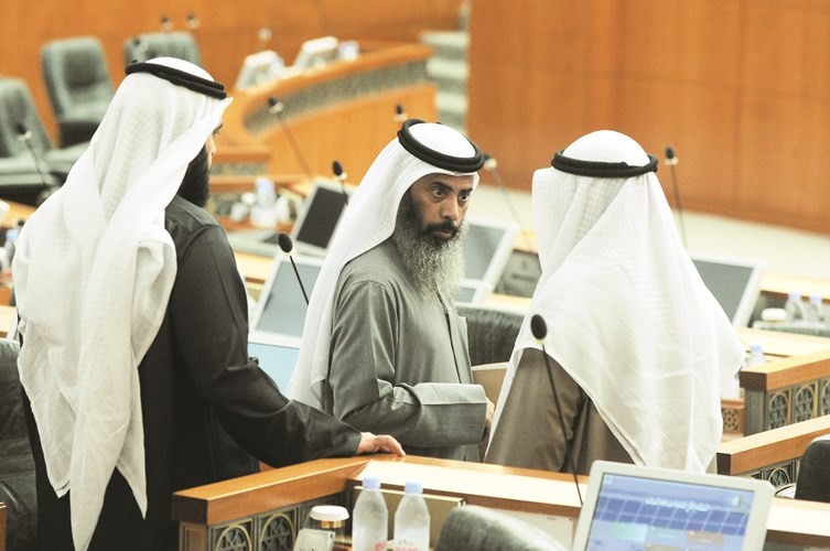 د.نايف المرداس أثناء الجلسة﻿