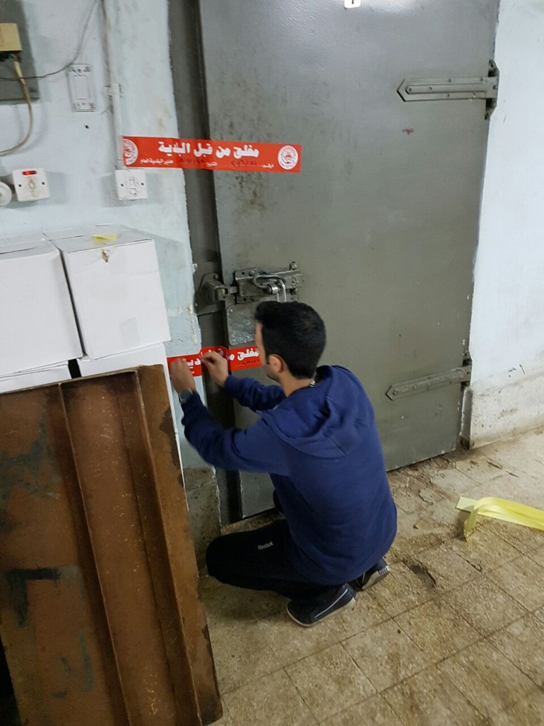 إغلاق أحد المخازن المخالفة﻿