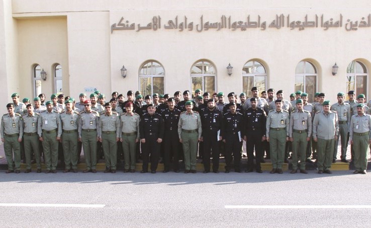 خريجو الدورتين في صورة جماعية ﻿