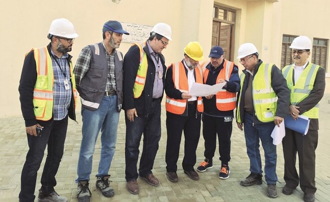 م.عبدالرحمن المطوع يطلع على أعمال المشروع﻿