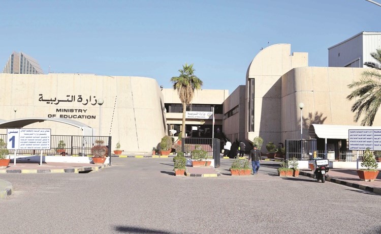 8 قضايا حيوية تطرح نفسها بقوة أمام الفارس لتطوير المنظومة التعليمية