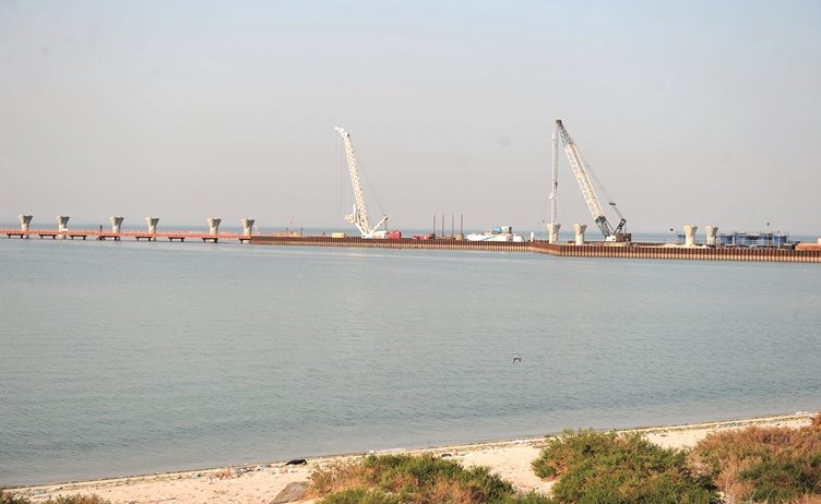 جسر جابر مشروع حيوي على الجهة المقابلة لمجرور الغزالي ﻿