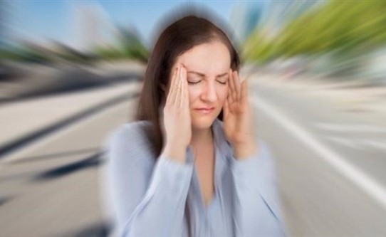 ما خطورة صداع شبكية العين وما علاجه؟