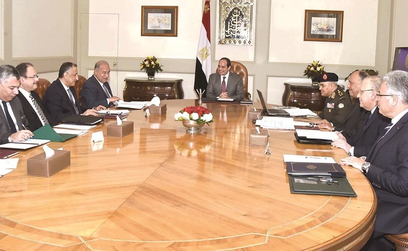 الرئيس المصري عبدالفتاح السيسي خلال الاجتماع الوزاري أمس﻿