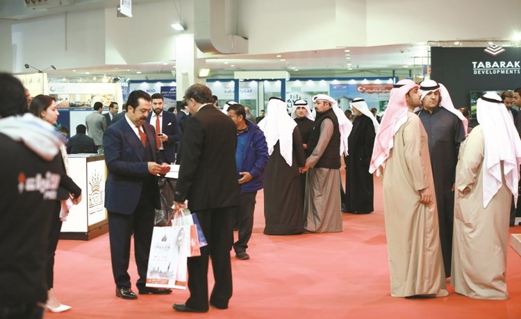 اقبال جماهيري كبير على معارض النخبة﻿