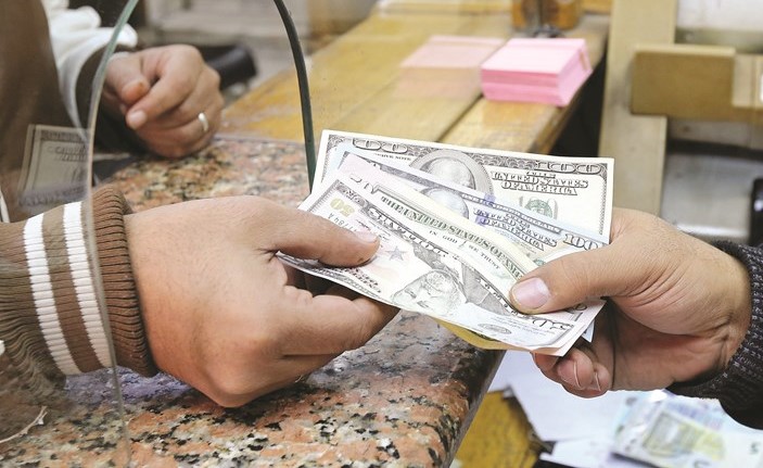 6.9 مليارات دولار حصيلة البنوك منذ تعويم الجنيه