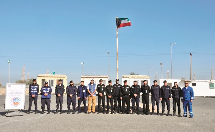 لقطة تذكارية للمشاركين في حملة خلك سالم في البر﻿