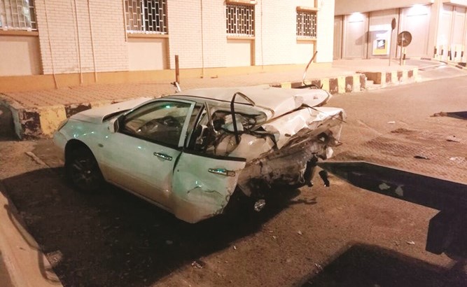 إحدى المركبات المتضررة في حادث الرابع في ساحة مخفر الجابرية﻿