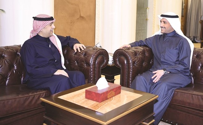 الرئيس الغانم مع سفير الكويت لدى بلجيكا جاسم البديوي﻿