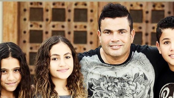 بالفيديو.. ابنة عمرو دياب على خطى والدها؟ استمعوا لصوتها