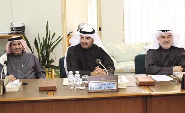 خليل الصالح وحمدان العازمي وم. محمد الهدية﻿
