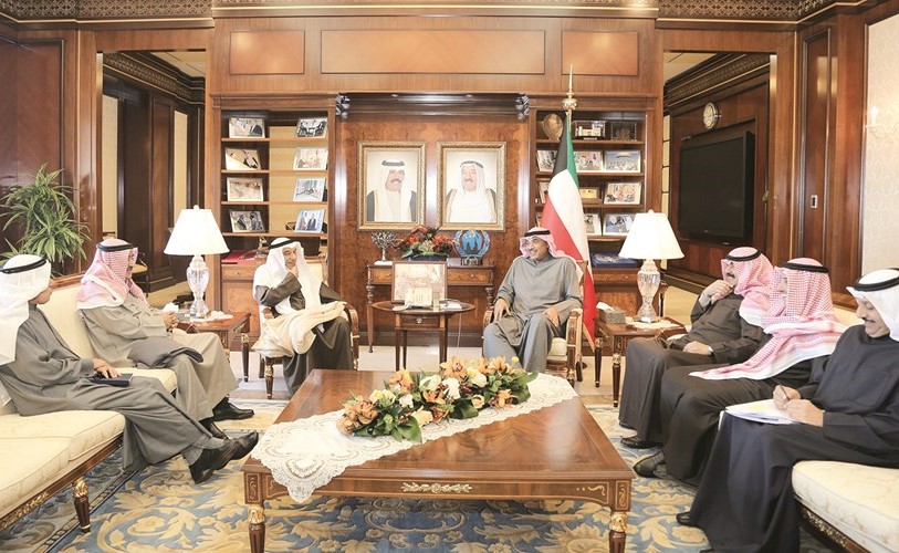 الشيخ صباح الخالد خلال لقائه أعضاء الهيئة الاستشارية للمجلس الأعلى لدول الخليج﻿