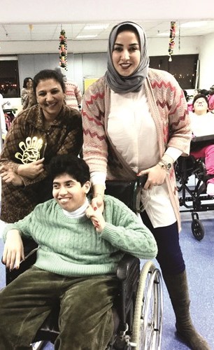 الشيخة أمنية العبدالله خلال الزيارة ﻿