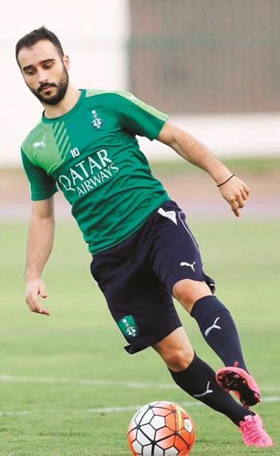 اليوناني فيتفا مستمر مع الاهلي ﻿