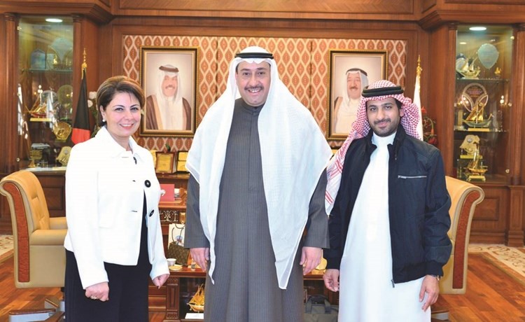 الشيخ فيصل الحمود مستقبلاً نادية التركي