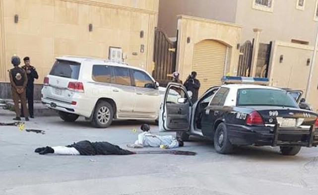 شاهد.. رجل أمن سعودي يواجه إرهابياً يرتدي حزاماً ناسفاً..وتفاصيل جديدة كشفها شهود عيان