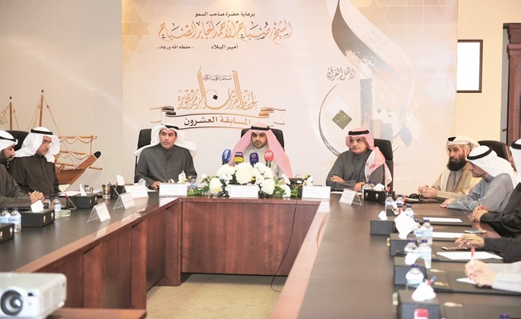 وزير الأوقاف ووزير البلدية محمد الجبري ومحمد الجلاهمة ود.حمد السنان خلال المؤتمر الصحافي	(عادل سلامة )﻿