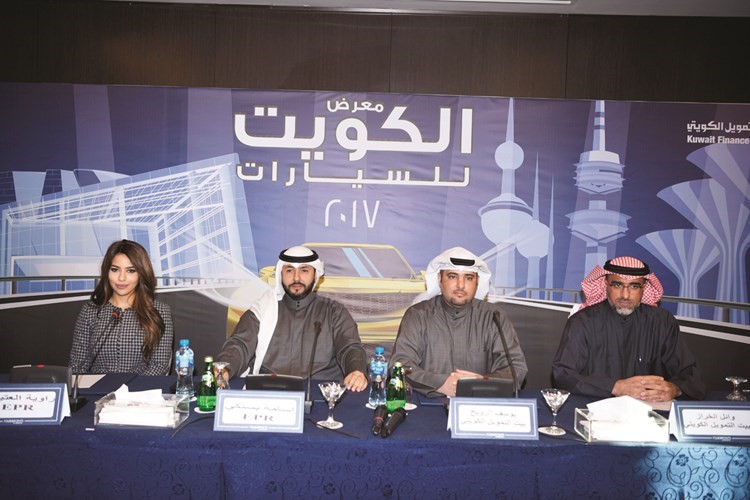 من اليمين وائل الخراز ويوسف الرويح وأسامة بستكي وراوية العتيقي									(ريليش كومار)﻿