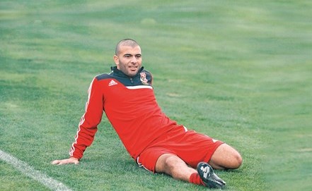عماد متعب