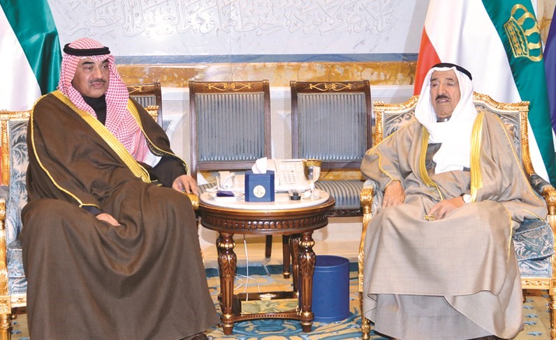 صاحب السمو الأمير الشيخ صباح الأحمد مستقبلا الشيخ صباح الخالد﻿