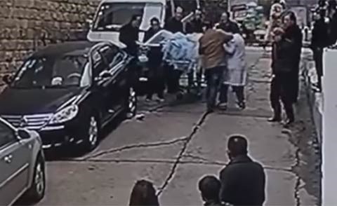 بالفيديو.. عروس تلقي بنفسها من شباك شقتها ليلة الدخله بفستانها .. والسبب صادم  !