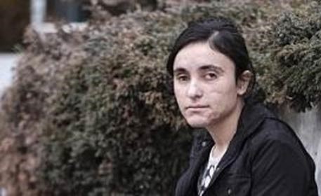 لمياء حاجي :" باعوني بـ 100جنية استرليني إلى 40 رجلا تناوبوا على اغتصابي .. وهكذا هربت منهم" !