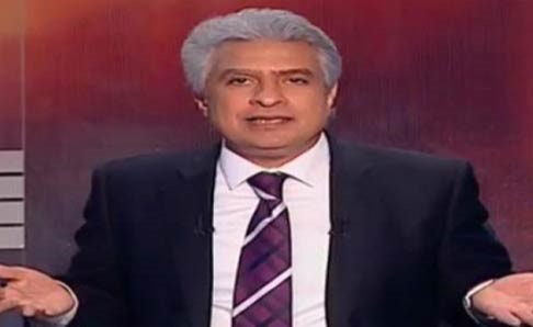 متصل يهاجم اعلامي مصري :" انت تروج  لأكبر رذيلة في التاريخ".. والاخير: اخرس !