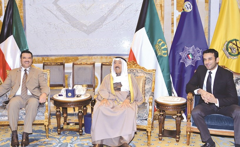 سمو الأمير متوسطا د.جمال الحربي ود.مثنى السرطاوي﻿