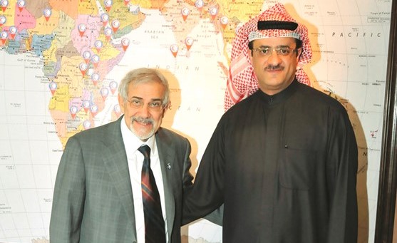 د. هلال الساير خلال لقائه قنصل عام الكويت في إقليم كردستان العراق د. عمر الكندري ﻿