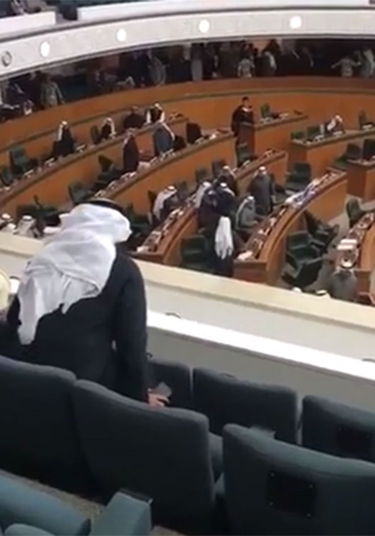 بالفيديو.. مشادة كلامية حادة خلال جلسة مجلس الأمة بين عدد من النواب