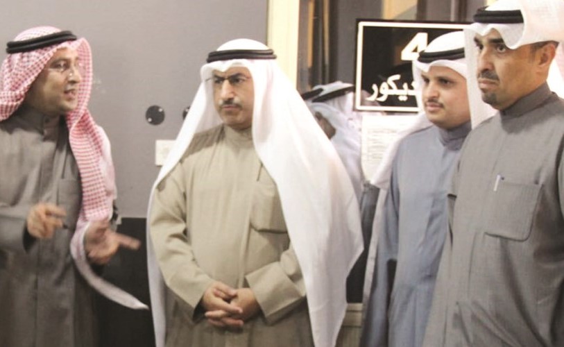 ﻿وزير التربية ووزير التعليم العالي د.محمد الفارس أثناء زيارته للمعهد العالي للفنون المسرحية﻿