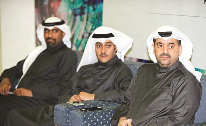 طلال الخرافي ووليد الخشتي وعلي الجمعة ﻿
