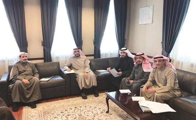 وفد اتحاد نقابات العاملين مع مسؤولي ديوان الخدمة المدنية﻿