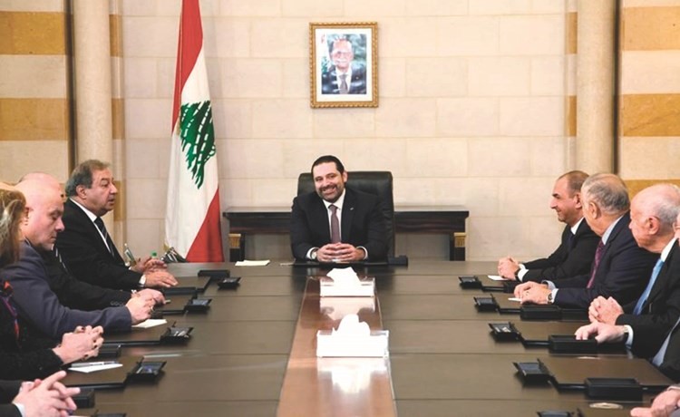 رئيس مجلس الوزراء سعد الحريري خلال استقباله مجلس نقابة الصحافة برئاسة النقيب عوني الكعكي﻿