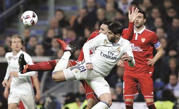 ريال مدريد اكتسح إشبيلية في مباراة الذهاب﻿